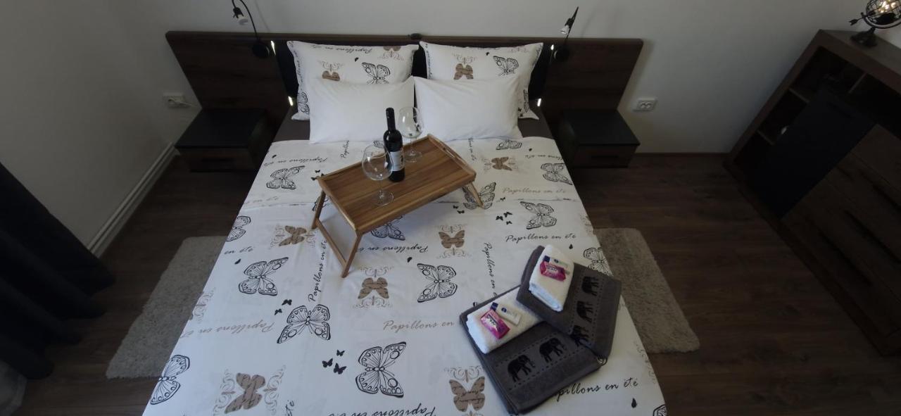 Appartamento Mc Centar Apartman Pola Esterno foto