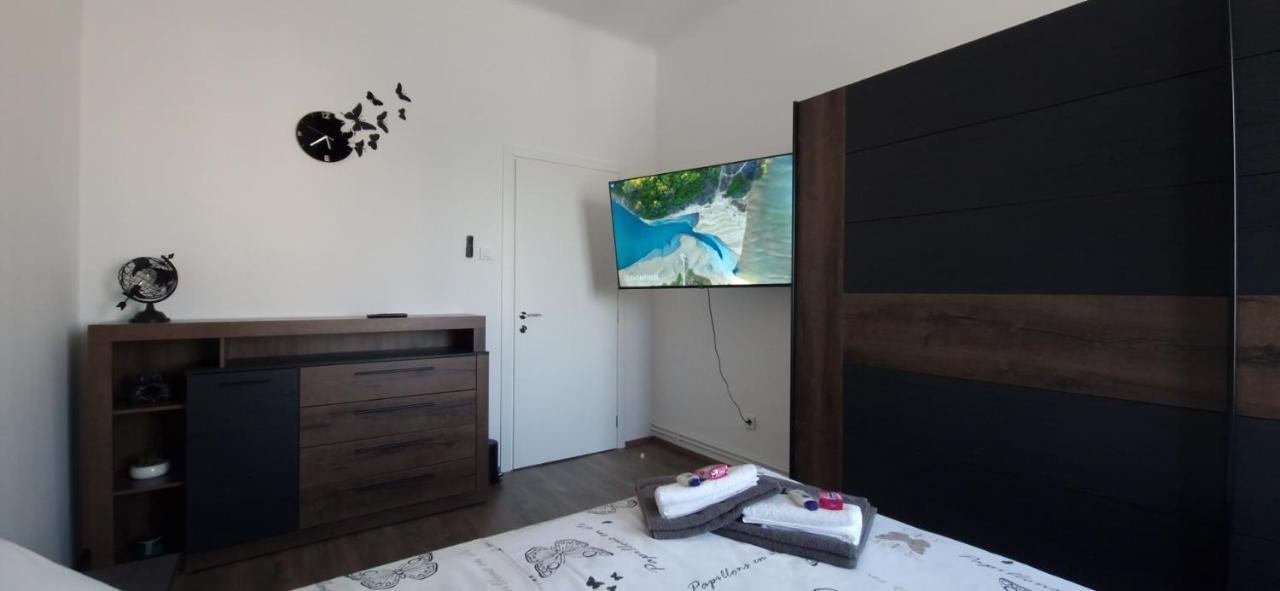 Appartamento Mc Centar Apartman Pola Esterno foto